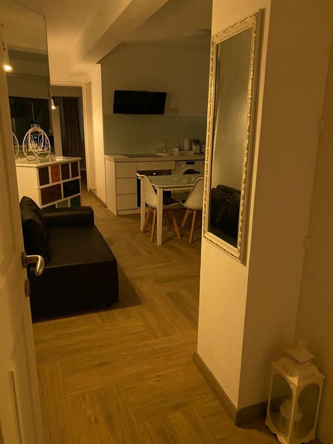 Lovely Apartment Near Beach Flic en Flac Exterior photo